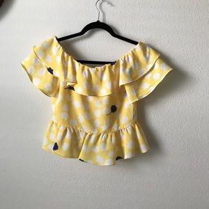 Yellow floral off the shoulder top size Xs-S ruffled